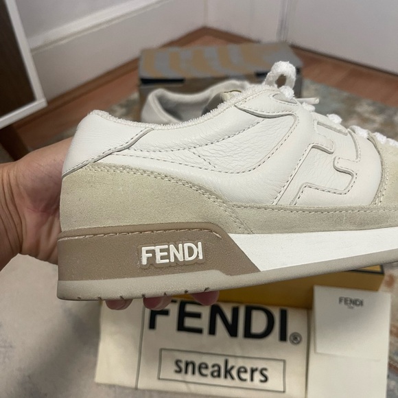 EUC Men’s Size 8 (Euro Sz 41) Fendi Match Low Top Suede Sneakers In White/Beige - Picture 14 of 17